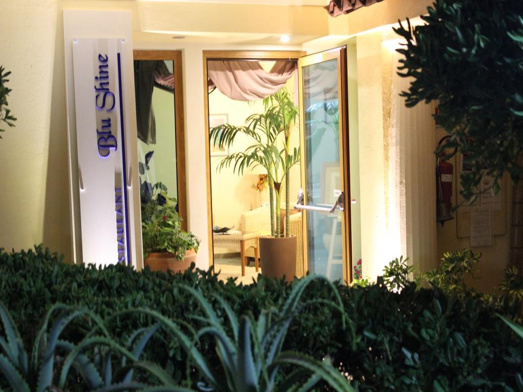 Blu Tropical Hotel 4*